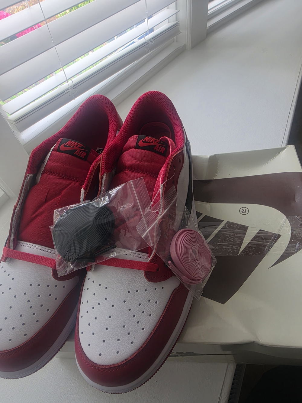 Travis Scoot x Nike Low-Top Sneakers in Red, White & Black - Picture 3 of 7